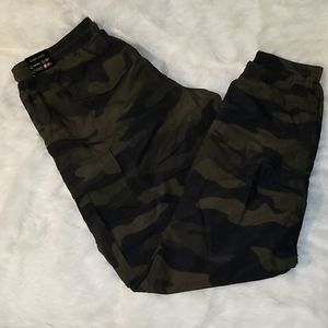 PINK vs ultimate camo jogger xs nwt